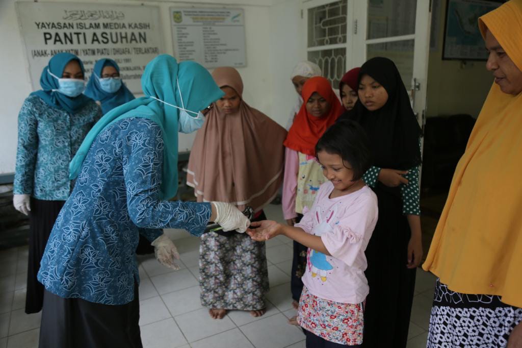 Pangkalan Ojol Disemprot Disinfektan