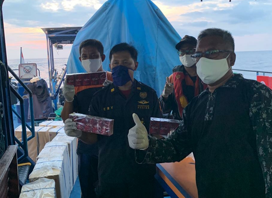 Bea Cukai Gagalkan Penyelundupan 10,2 Juta Batang Rokok Ilegal