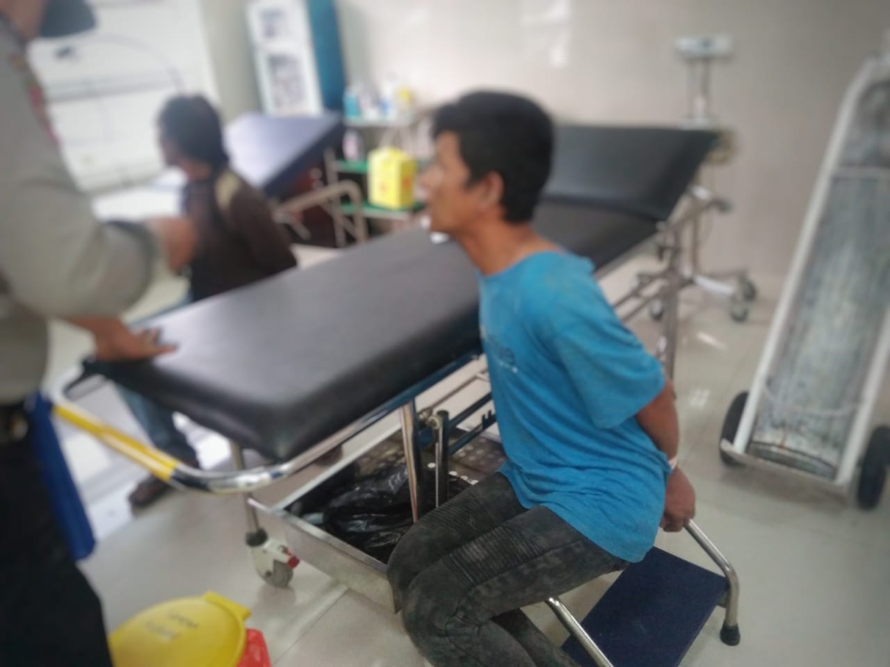 Dua Pencuri di Pasar Lambaro Babak Belur Dihakimi Massa