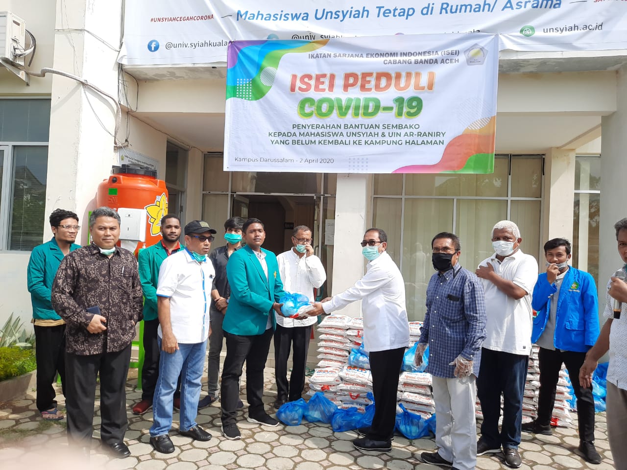 ISEI Aceh Bantu Sembako untuk Mahasiswa di Asrama