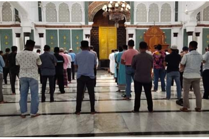 Warga Muslim Aceh Masih Antusias Tunaikan Shalat Jum’at
