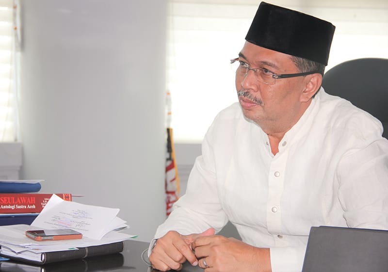 Rektor Unsyiah Imbau Pegawai Salurkan Zakat Bantu Warga Terdampak Covid-19