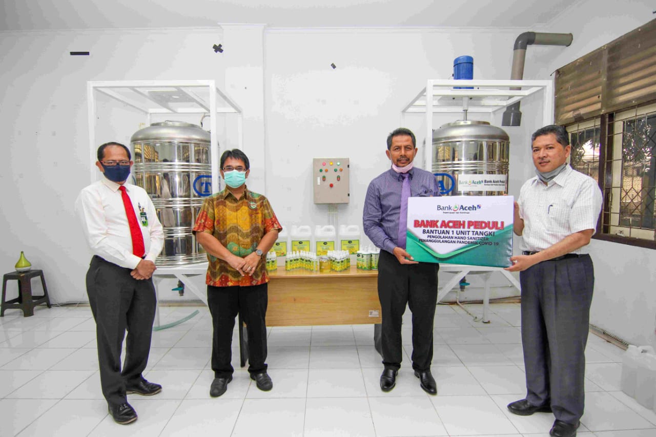 Bank Aceh Syariah Serahkan Tangki Pengolahan Hand Sanitizer untuk Unsyiah