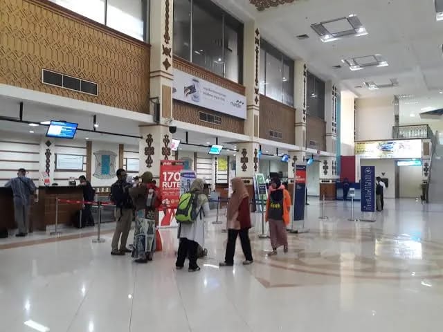 Bandara SIM Batasi Waktu Operasional