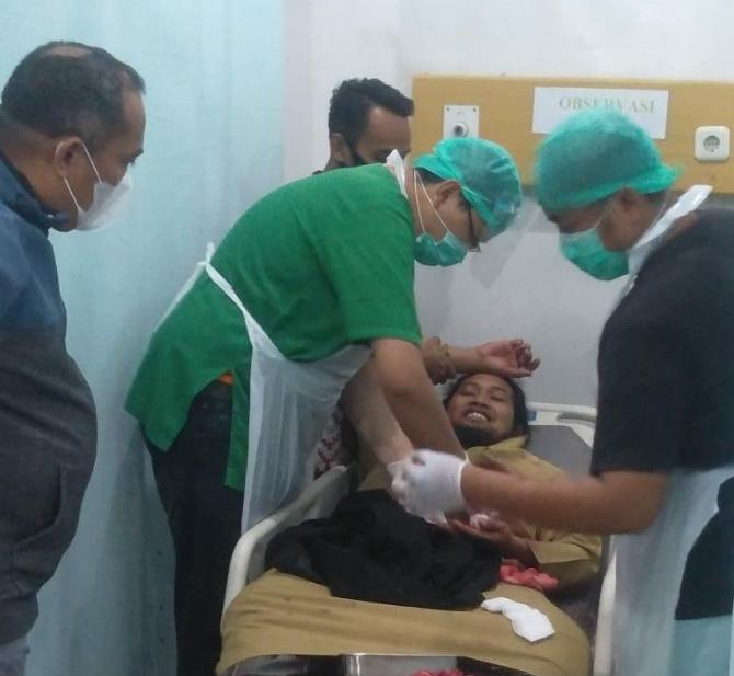 Ustadz Muhammad Zaid Maulana (37) menjalani perawatan usai ditikam saat ceramah maulid di Aceh Tenggara