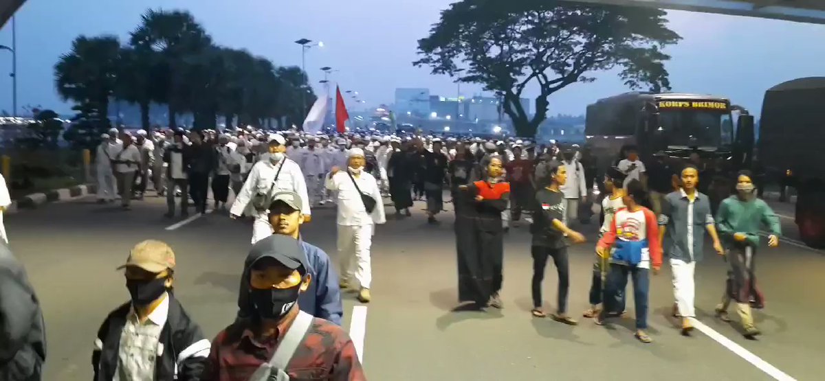 22-45-43-sF5RqDRR7XdU5fQv