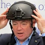 Bantuan helm pelindung dari Israel untuk Ukraina (Foto: REUTERS)