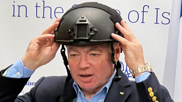 Bantuan helm pelindung dari Israel untuk Ukraina (Foto: REUTERS) | INFOACEH.net Bantuan helm pelindung dari Israel untuk Ukraina (Foto: REUTERS)