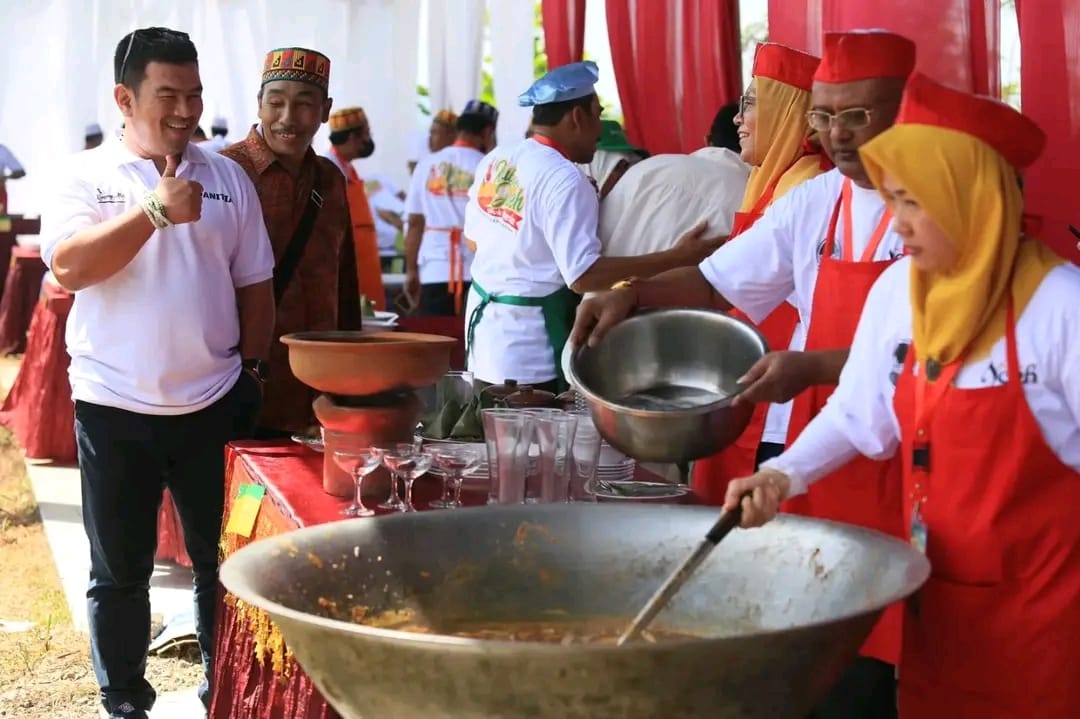 Masyarakat Aceh se-Jabodetabek menggelar Festival Kuliner Aceh dan Lomba Memasak Kuah Beulangong di Kampung Abdi, Sentul, Bogor Jawa Barat, Ahad (15/1) | INFOACEH.net Masyarakat Aceh se-Jabodetabek menggelar Festival Kuliner Aceh dan Lomba Memasak Kuah Beulangong di Kampung Abdi, Sentul, Bogor Jawa Barat, Ahad (15/1)