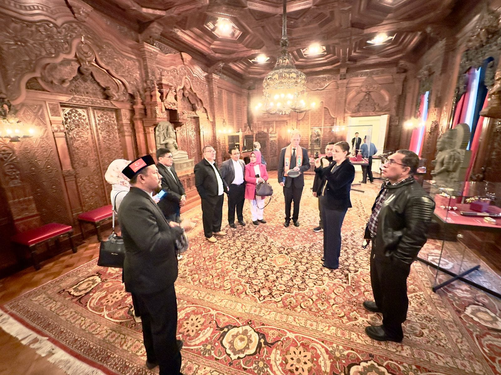 Royal Collection of Netherland dalam pertemuan dengan Senator DPD RI HM Fadhil Rahmi Lc MA