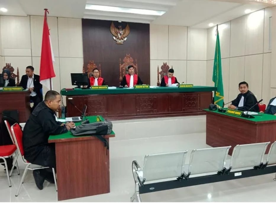 Sidang pembacaan putusan atau vonis hakim perkara tindak pidana pembunuhan dua petani di Gampong Aneuk Glee, Indrapuri, Aceh Besar atas nama Terdakwa Azwir Basyah Alias Toke Wir serta 6 terdakwa lainya, Feriadi alias Si Chek, Muhammad Yahya, Nazar, Tarmizi (Abu Midi), Darwis, Zardan, di PN Jantho, Senin (6/3)