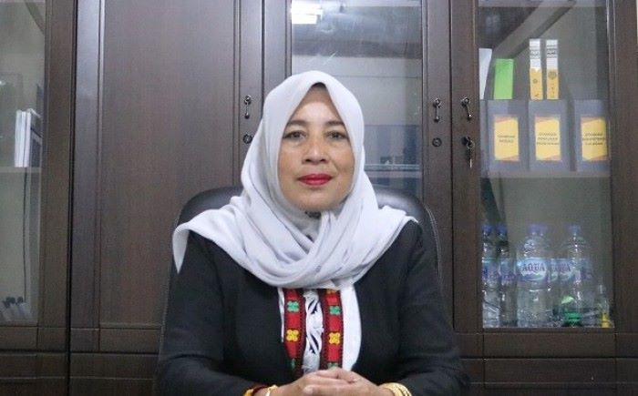 Kepala MAN 1 Banda Aceh Nursiah SAg MPd