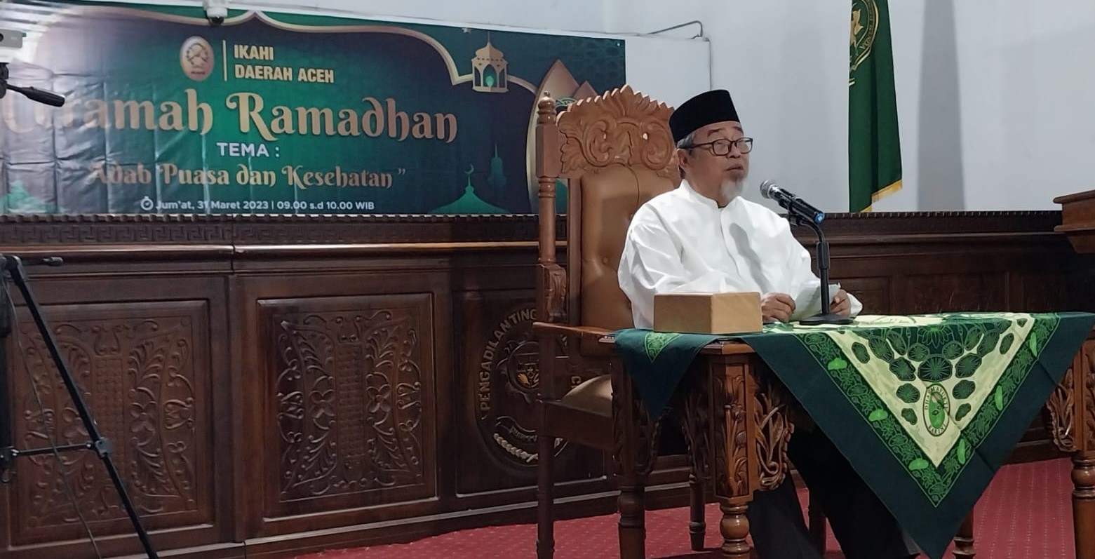 Ustadz Dr H Muharrir Asy'ari Lc MAg mengisi ceramah Ramadan IKAHI Daerah Aceh