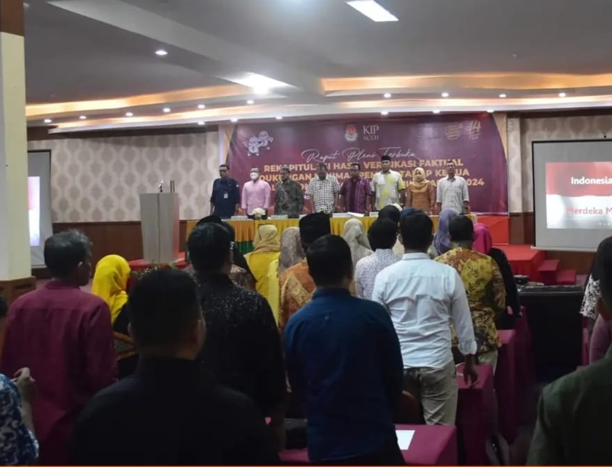 Rapat Pleno Terbuka Rekapitulasi Hasil Verifikasi Faktual Kedua & Rekapitulasi Akhir Hasil Verifikasi Persyaratan Dukungan Minimal Pemilih Bakal Calon Anggota DPD Pemilu Tahun 2024, Selasa (11/4), di Hotel Mekkah Banda Aceh