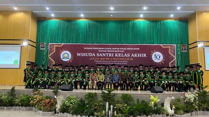 Dayah Insan Qur’ani (IQ) Aneuk Batee, Aceh Besar, menggelar Haflah Takhrij (wisuda) 99 lulusan tahun pelajaran 2022/2023 atau angkatan ke-7 di Aula Gedung UCC KH Ahmad Dahlan, Batoh, Banda Aceh, Sabtu (20/5)