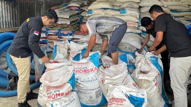 Satgassus Pencegahan Korupsi Bareskrim Polri melakukan pemantauan distribusi pupuk bersubsidi dan bantuan alat dan mesin pertanian di Aceh Besar