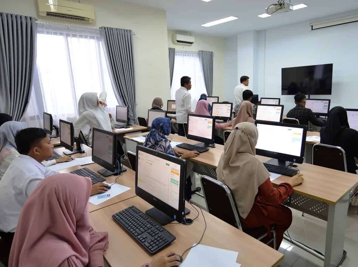 Sebanyak 3.568 peserta mengikuti Ujian Masuk Perguruan Tinggi Keislaman Negeri (UMPTKIN) 2023 di UIN Ar-Raniry, Senin (29/5)