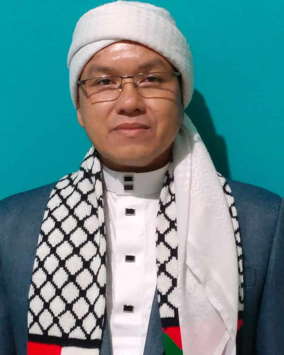 Pimpinan Dayah Khamsatu Anwar Gampong Deunong, Darul Imarah, Aceh Besar, Dr Tgk Sirajuddin Saman SPdI MA
