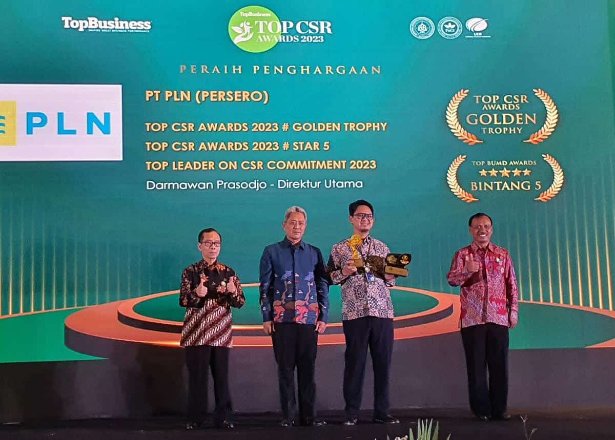 PLN meraih penghargaan Top CSR Golden Trophy 2023 karena berhasil menjadi pemenang TOP CSR Awards predikat Star Bintang 5 selama tiga tahun berturut-turut