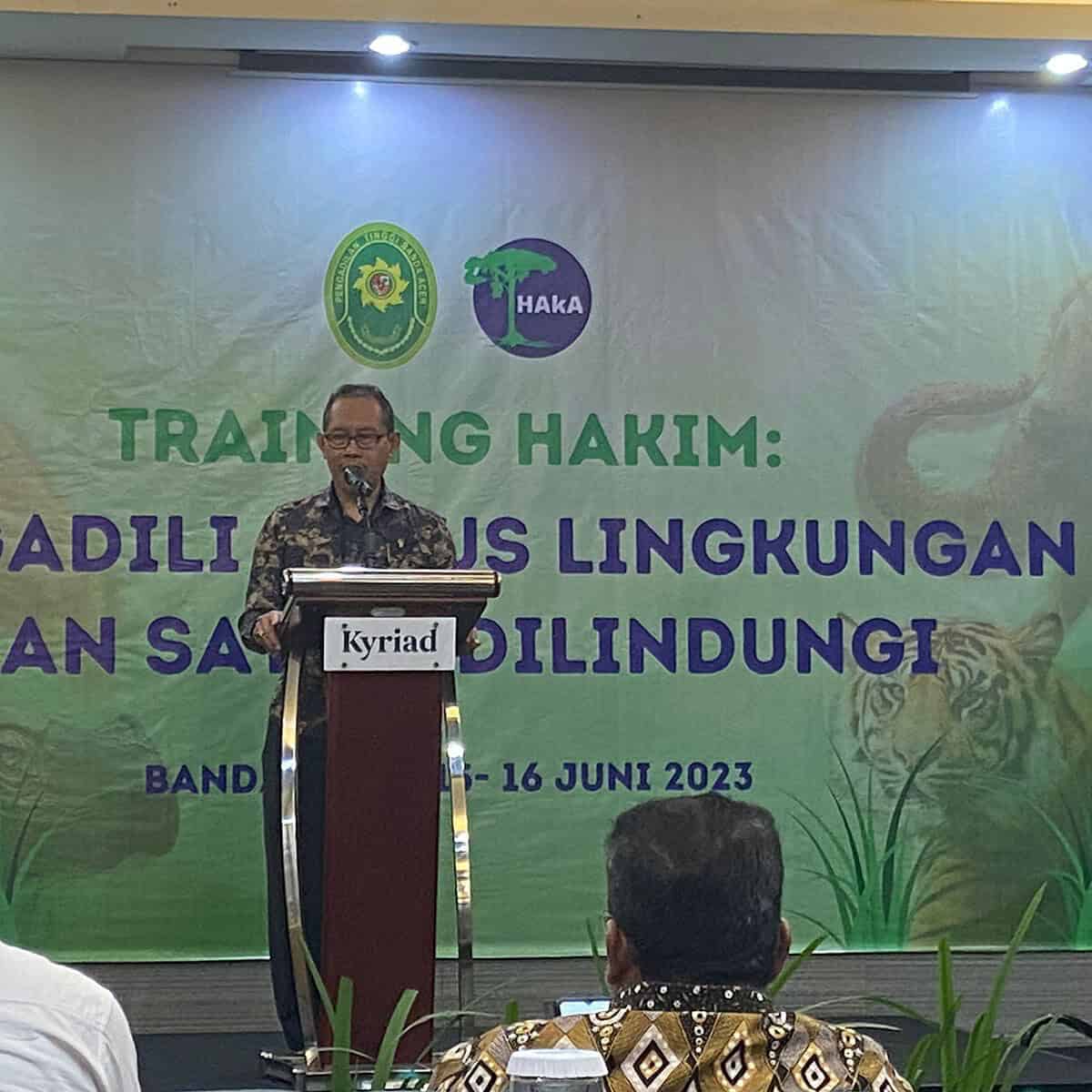Ketua Pengadilan Tinggi Banda Aceh Dr Suharjono membuka training hakim mengadili kasus lingkungan dan satwa dilindungi di Hotel Kyriad Muraya Banda Aceh, Kamis (15/6)