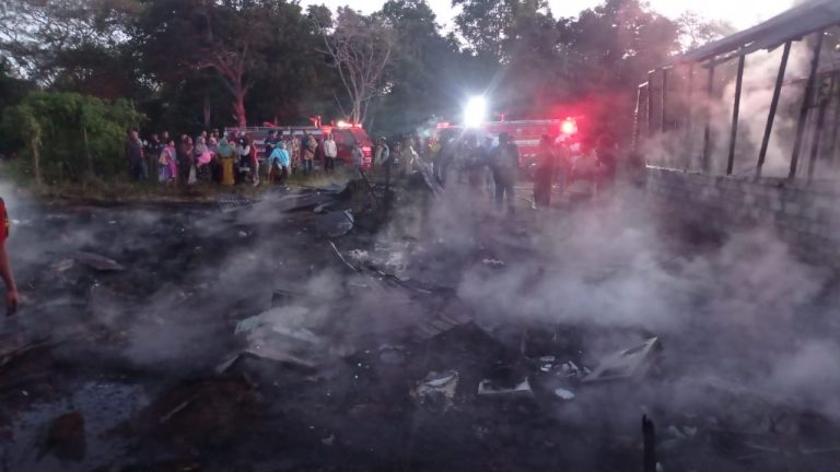 3 rumah milik warga di Kampung Uning Sejuk, Kecamatan Permata, Bener Meriah lenyap akibat kebakaran, Selasa (20/6)