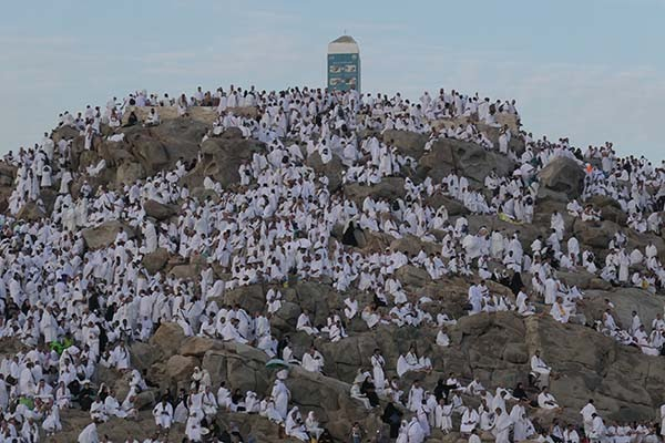 Jutaan umat Islam dari seluruh dunia melaksanakan wukuf di Jabal Rahmah, Arafah, Arab Saudi, Selasa (27/6/2023)