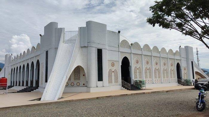 Masjid Agung Al Munawwarah Kota Jantho