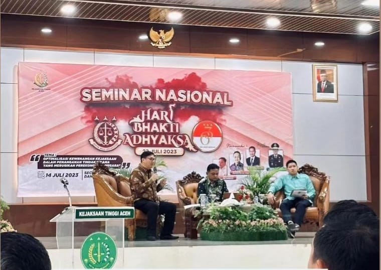 Kejati Aceh menggelar seminar nasional dalam memperingati Hari Bhakti Adhyaksa (HBA) ke-63 bertema "Optimalisasi Kewenangan Kejaksaan dalam Penanganan Tindak Pidana yang Merugikan Perekonomian Negara" di Aula Serbaguna Kejati Aceh, Jum'at pagi (14/7)