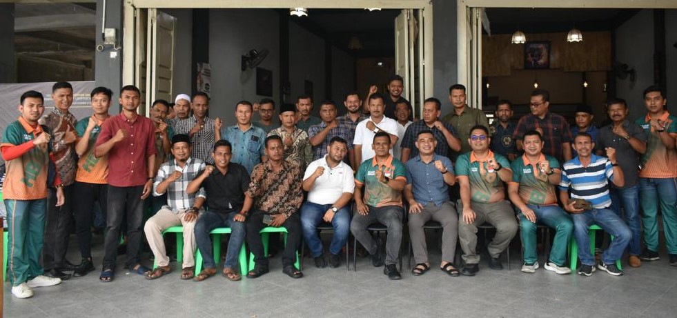 Kajari Bireuen Munawal Hadi SH MH mengumpulkan para keuchik se-Kecamatan Juli terkait pengelolaan dana desa pada kegiatan silaturahmi dan coffee morning atau ngopi bareng, Rabu (19/7)