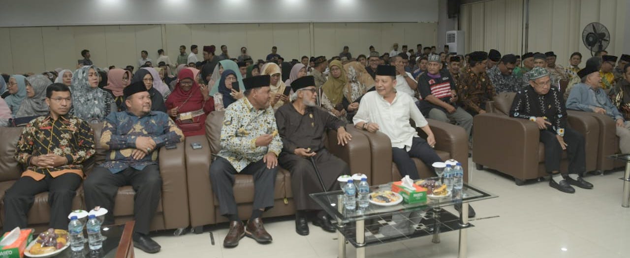 Pj Gubernur Aceh Achmad Marzuki hadir dan membuka Muswil V Perhimpunan KB PII Aceh di aula Dinas Syariat Islam Aceh, Sabtu malam (22/7/2023)