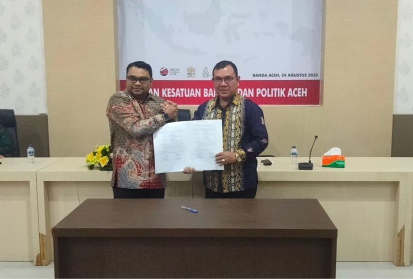 Serah terima jabatan Kepala Badan (Kaban) Kesatuan Bangsa dan Politik (Kesbangpol) Aceh dari pejabat lama Mahdi Effendi kepada pejabat baru Dedy Yuswadi AP, Kamis (24/8)