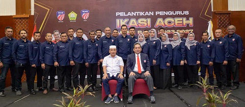 Ketua Umum PB IKASI Agus Suparmanto bersama Ketua Umum KONI Aceh Abu Razak, Ketua dan Pengurus IKASI Aceh periode 2023-2027 pada acara pelantikan di Hotel Hermes Palace, Banda Aceh, Selasa malam, 15 Agustus 2023