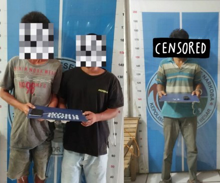 Tim Opsnal Satresnarkoba uan Polres Aceh Besar meringkus tiga pria berinisial MS (42), YA (29) dan FZ (31), yang diduga melakukan tindak pidana terkait narkotika jenis sabu