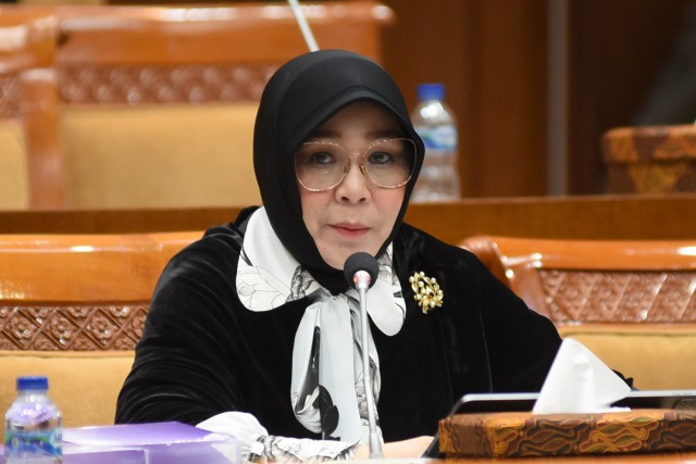 Anggota Komisi X DPR Illiza Sa'aduddin Djamal mengikuti Rapat Kerja Komisi X DPR dengan Menpora Dito Ariotedjo saat membahas RKA K/L TA 2024 di Gedung Nusantara I Senayan, Jakarta, Selasa (6/8)