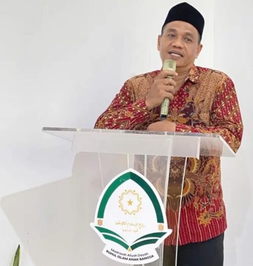Riadhi SPd MPd menjadi kepala baru Madrasah Aliyah Dayah RIAB Aceh Besar