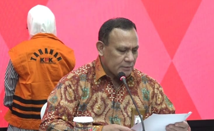 Mantan Dirut Pertamina Karen Agustiawan jadi tersangka kasus korupsi LNG Rp 2,1 triliun dan ditahan KPK, Selasa (19/9)