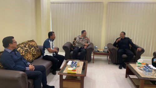 Kapolda Aceh Irjen Pol Achmad Kartiko bersilaturahmi dengan Kabinda Aceh Brigjen TNI R Andi Roediprijatna Wiradikoesoema di Kantor BIN Daerah Aceh, Kamis (12/10)