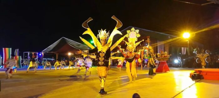 Seremonial pembukaan Pekan Kebudayaan Aceh (PKA) ke-8 di Taman Sulthanah Safiatuddin Banda Aceh, Sabtu malam, 4 November 2023