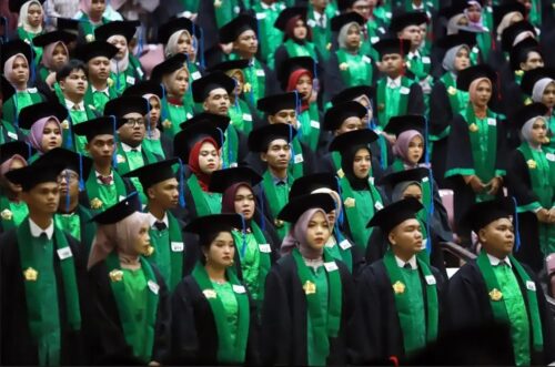 USK Banda Aceh mewisuda 2.745 lulusan sarjana, magister, doktor, profesi, spesialis, subspesialis, sarjana terapan dan diploma periode Agustus – Oktober 2023 di Gedung AAC Dayan Dawood, Rabu (8/11/2023)