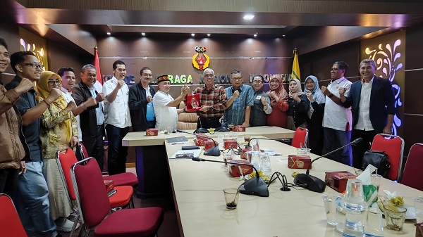Delegasi Komisi V DPRD bersama perwakilan KONI Jawa Barat melakukan pertemuan dengan KONI Aceh, Jum’at sore (24/11)