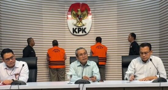 KPK tmenetapkan Wakil Menteri Hukum dan Hak Asasi Manusia (Wamenkumham) Edward Omar Sharif Hiariej atau Eddy sebagai tersangka kasus suap