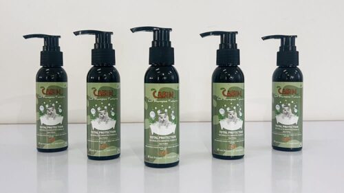 Mahasiswa USK Banda Aceh yang tergabung dalam Program Kreativitas Mahasiswa Kewirausahaan menciptakan shampo kucing herbal anti jamur dan anti bakteri dengan memanfaatkan bahan daun asam jawa