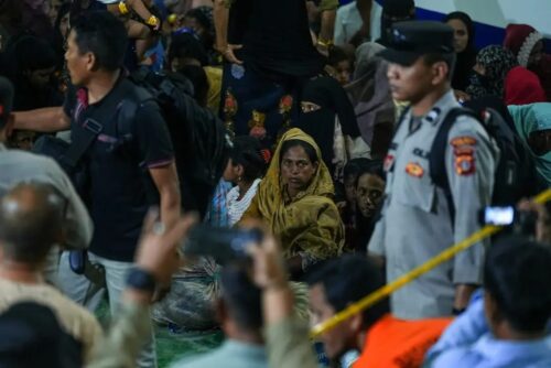 Sebanyak 220 pengungsi Rohingya, dievakuasi dari Sabang menggunakan kapal penyeberangan KMP BRR pada Rabu malam (22/11)