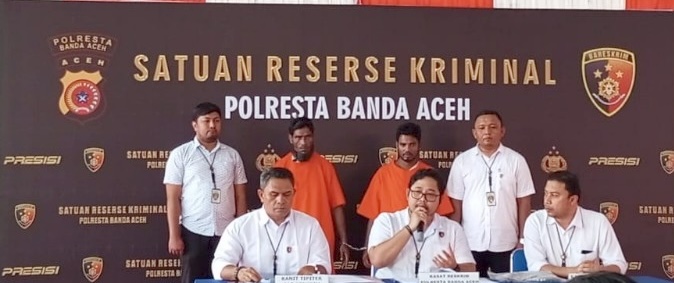 Satreskrim Polresta Banda Aceh, Rabu (27/12/2023) menetapkan dua tersangka baru penyelundupan imigran Rohingya yaitu nahkoda dan teknisi kapal