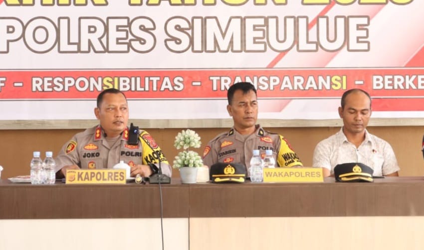 Kapolres Simeulue AKBP Sujoko didampingi Wakapolres dan Kasat Reskrim Ipda Zainur Fauzi