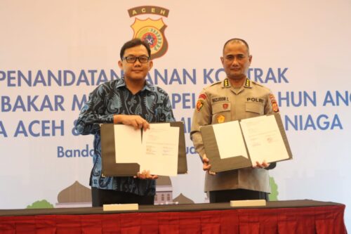 Polda Aceh dan PT Pertamina Patra Niaga Sumbagut melakukan penandatanganan kontrak pembelian BBM dan pelumas tahun 2024, di Hotel Hermes Palace Banda Aceh, Rabu (17/1/2024)