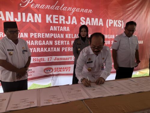 Kakanwil Kemenkumham Aceh Meurah Budiman meresmikan dapur sehat di Lapas Perempuan Kelas IIB Sigli, Pidie, Rabu (17/1)