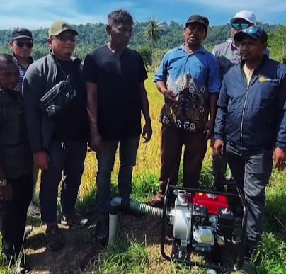 Bank Aceh Syariah menyalurkan bantuan sebanyak tiga titik sumur suntik kepada masyarakat petani di Desa Rabo Kecamatan Pulo Aceh, Aceh Besar