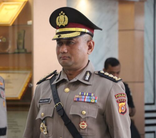 Kapolda Aceh Irjen Pol Achmad Kartiko menyerahkan jabatan Karolog Polda Aceh kepada Kombes Pol Nazluddin Zulkifli, Selasa pagi (9/1)