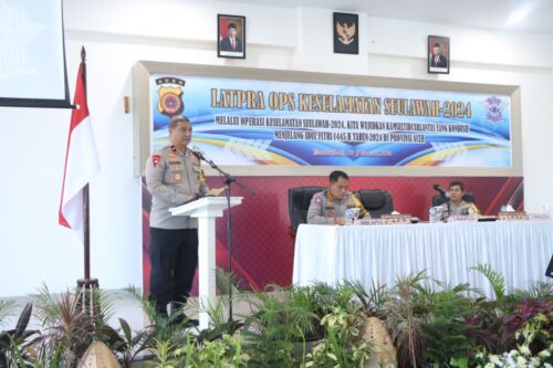 Wakapolda Aceh Brigjen Pol Armia Fahmi saat membuka pelatihan pra operasi Keselamatan Seulawah 2024 di aula Ditlantas Polda Aceh, Lamteumen, Banda Aceh, Kamis (29/2). (Foto: Dok. Humas Polda Aceh)
